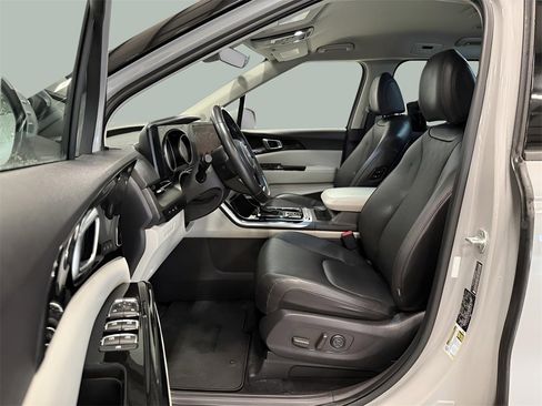 Used 2022 Kia Carnival SX image 12