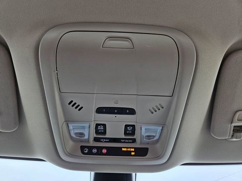 Used 2018 Buick Enclave Premium image 19