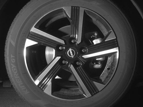 Used 2025 Nissan Sentra SV image 13