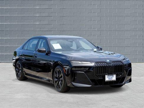 Used 2026 BMW i7 eDrive50 w/ M Sport Package RWD image 1