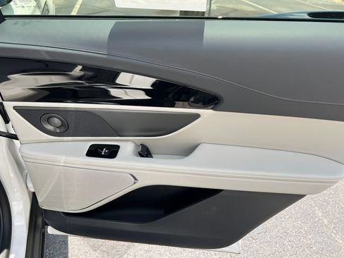 New 2026 Lincoln Nautilus Reserve w/ Jet Appearance Package AWD/4WD image 17