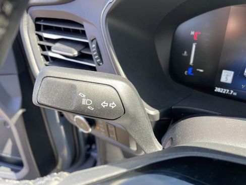 Used 2025 Ford Escape SE FWD image 17