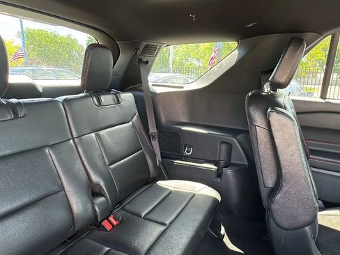 Used 2023 Ford Explorer ST-Line AWD/4WD image 17