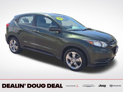Used 2018 Honda HR-V LX image 7