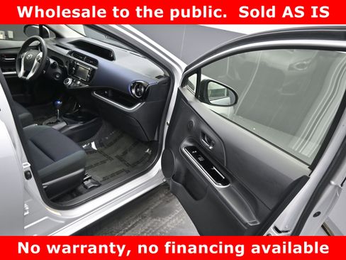 Used 2017 Toyota Prius C Two image 11