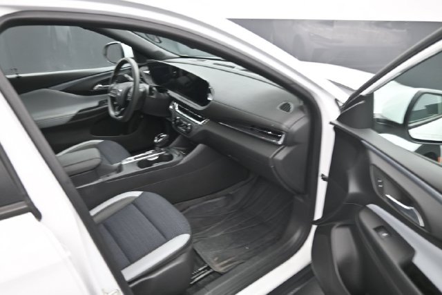 Used 2024 Buick Envista Preferred w/ Convenience II Package FWD image 9