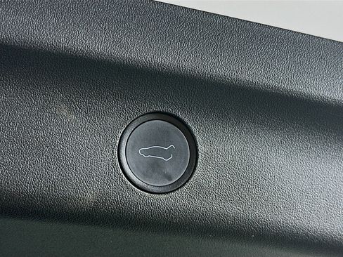 Used 2022 Tesla Model Y Performance AWD/4WD image 27