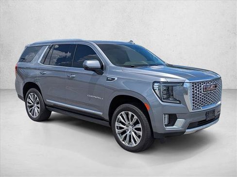 Used 2021 GMC Yukon Denali w/ Denali Premium Package AWD/4WD image 3