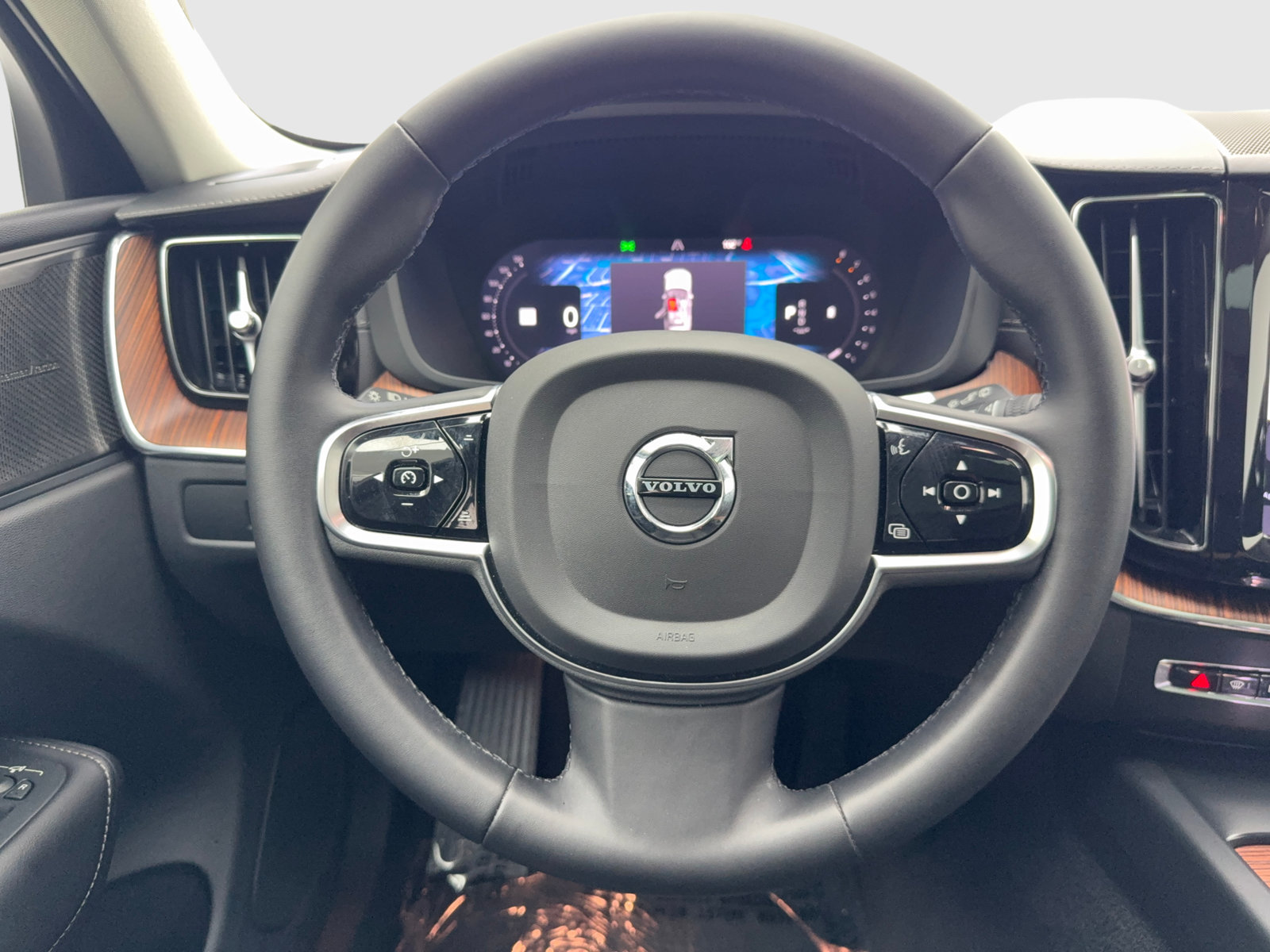Used 2023 Volvo XC60 B6 Ultimate w/ Protection Package Premier AWD/4WD image 19