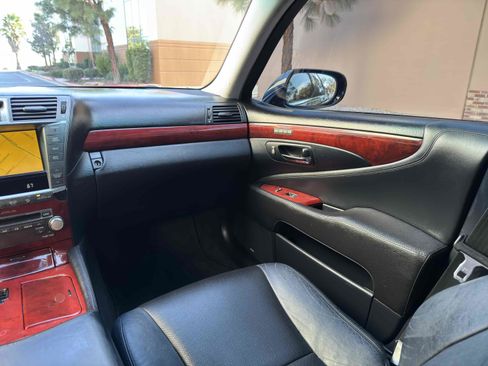 Used 2011 Lexus LS 460 image 20
