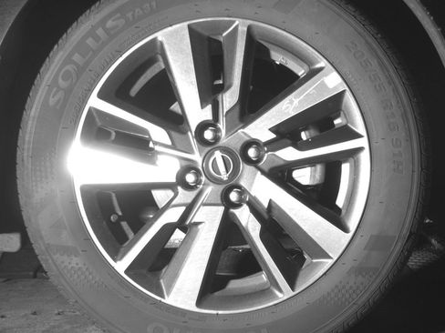 Used 2025 Nissan Versa SV image 13