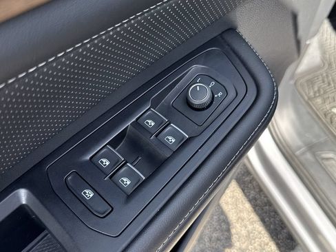 Used 2024 Volkswagen Atlas SE FWD image 11