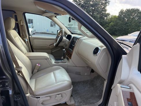 Used 2006 Ford Explorer Eddie Bauer RWD image 14