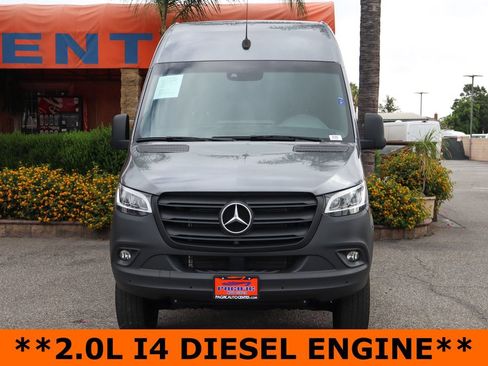 Used 2024 Mercedes-Benz Sprinter 2500 image 3