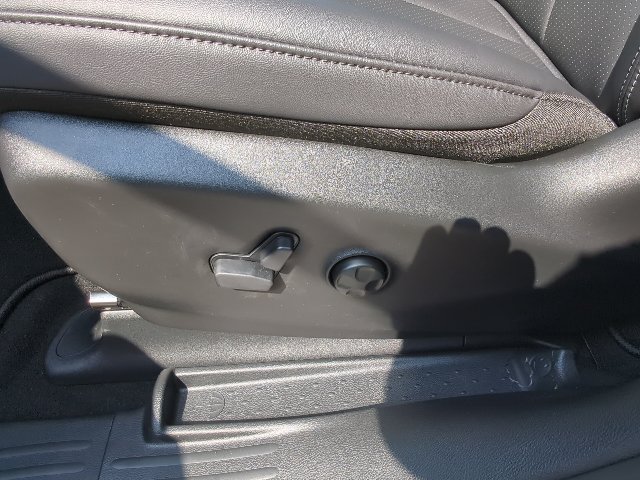 New 2026 Chrysler Pacifica Select FWD image 10