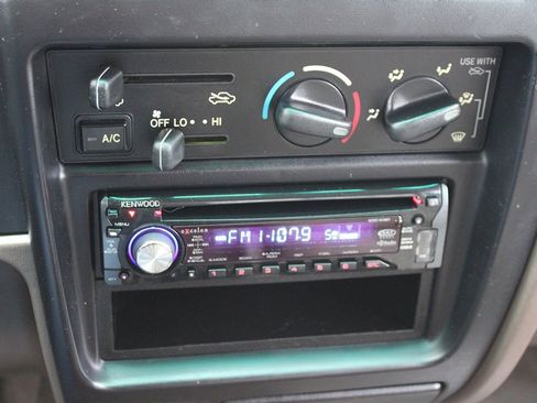 Used 1999 Toyota Tacoma 4x4 Xtracab V6 image 26