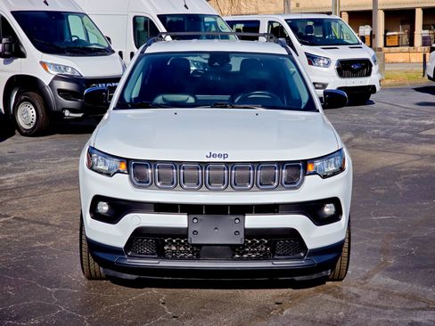 Used 2022 Jeep Compass Latitude w/ Convenience Group image 3