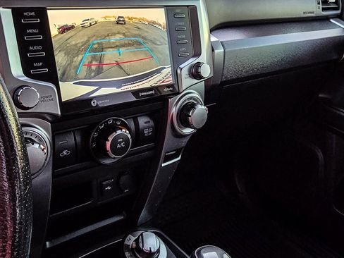 Used 2021 Toyota 4Runner SR5 Premium image 20