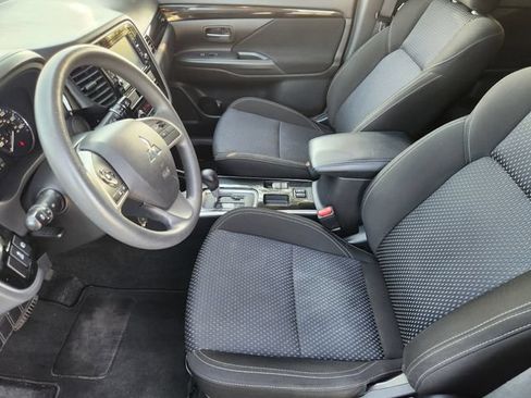 Used 2019 Mitsubishi Outlander ES FWD image 12