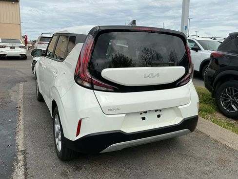 Used 2025 Kia Soul LX w/ LX Technology Package image 14