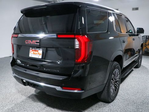 Used 2025 GMC Yukon Elevation w/ Elevation Premium Package AWD/4WD image 7