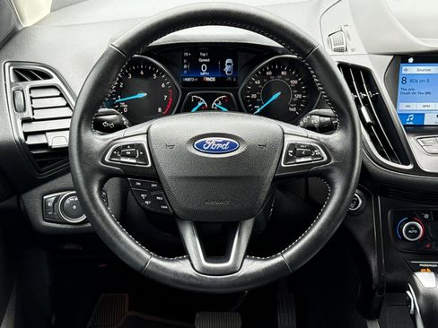 Used 2019 Ford Escape SE image 18