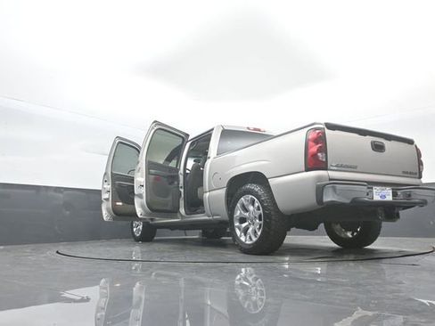 Used 2005 Chevrolet Silverado 1500 LS w/ Light Duty Power Package image 45
