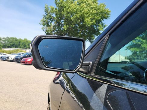 Used 2019 Chevrolet Equinox LT FWD image 16