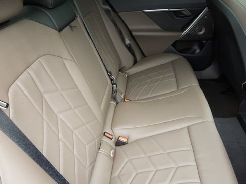 Used 2026 BMW 550e xDrive w/ Executive Package AWD/4WD image 36