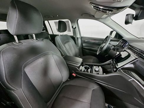 Certified 2022 Jeep Grand Cherokee L Laredo w/ Luxury Tech Group I AWD/4WD image 38