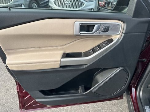 Certified 2022 Ford Explorer Limited w/ Equipment Group 301A image 11