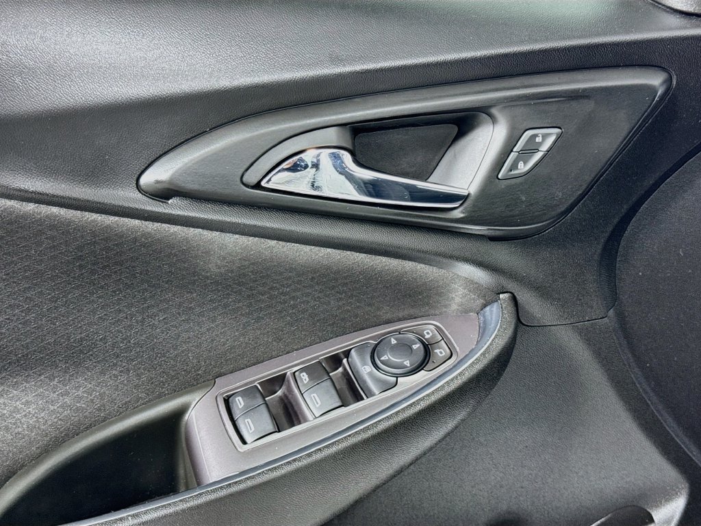 Used 2022 Chevrolet Malibu LT FWD image 17