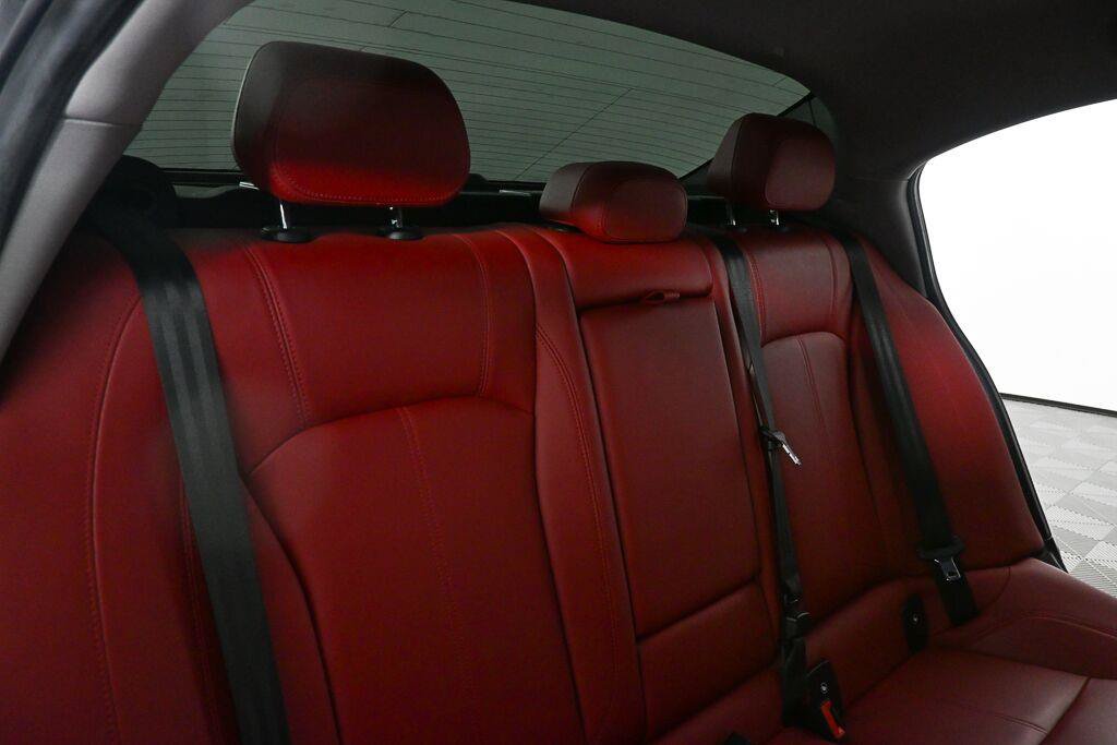 Used 2020 Alfa Romeo Giulia w/ Nero Edizione RWD image 19