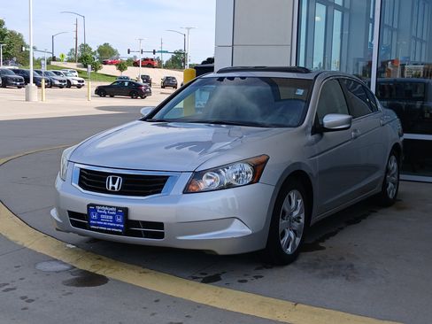 Used 2010 Honda Accord EX-L image 2