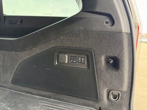 Used 2024 Cadillac Escalade ESV Luxury image 37