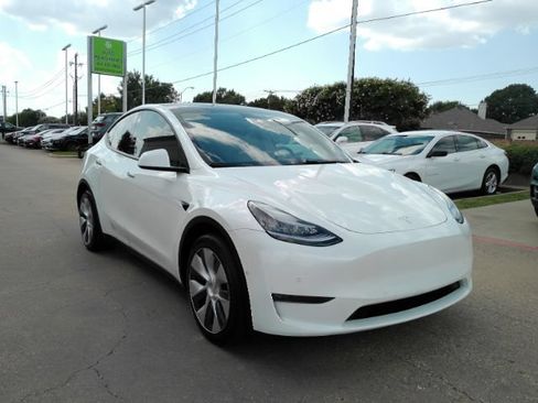 Used 2021 Tesla Model Y Long Range AWD/4WD image 4
