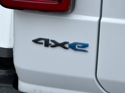 Used 2021 Jeep Wrangler Unlimited Rubicon 4xe image 27