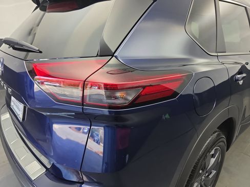 Used 2026 Nissan Rogue SV w/ SV Premium Package image 15