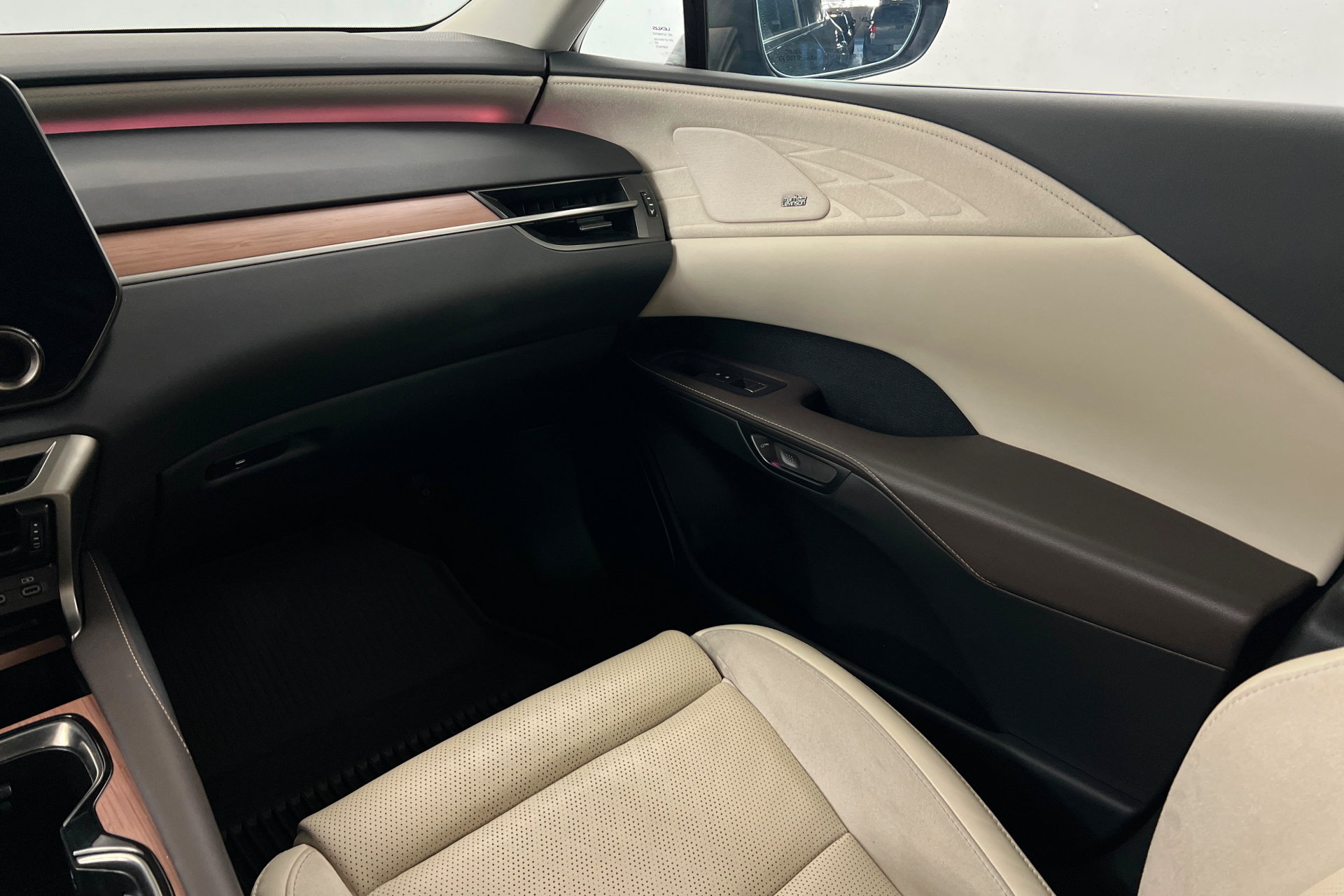 Used 2024 Lexus RX 350 AWD w/ Convenience Package image 11