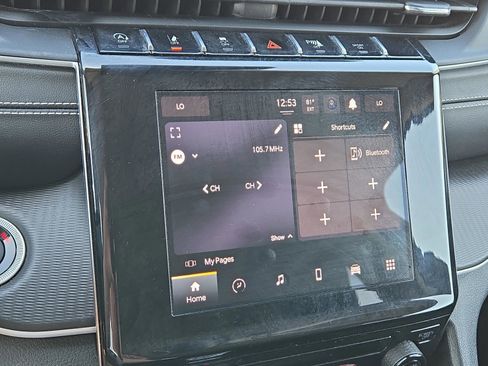 Used 2023 Jeep Grand Cherokee Laredo image 25