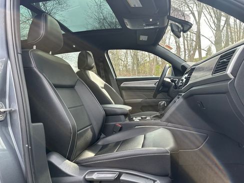 Used 2023 Volkswagen Atlas Cross Sport SE image 16