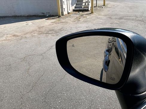 Certified 2023 Chrysler Pacifica Touring-L FWD image 29