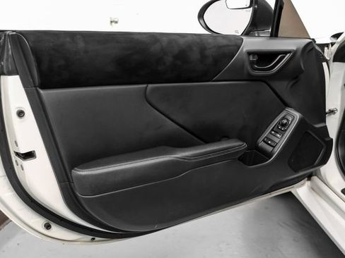 Used 2022 Toyota GR86 Premium w/ ALL Weather Mat Package (TMS) RWD image 42