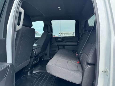 Used 2023 GMC Sierra 3500 Pro AWD/4WD image 9