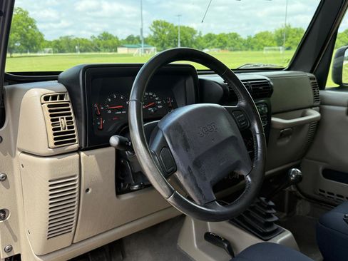 Used 2003 Jeep Wrangler X AWD/4WD image 13