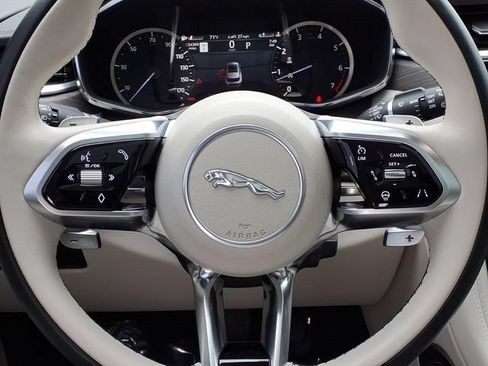 Used 2023 Jaguar F-PACE S AWD/4WD image 8