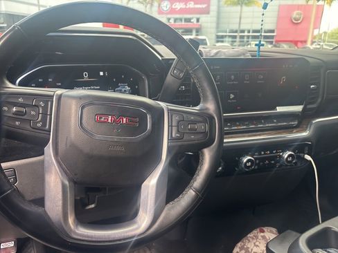 Used 2023 GMC Sierra 1500 Elevation image 2