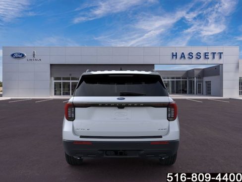 Used 2026 Ford Explorer Active AWD/4WD image 6