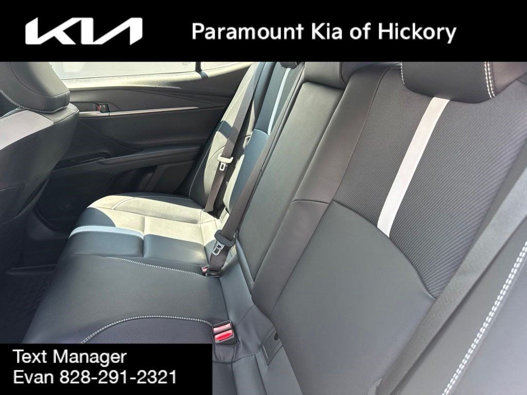 Used 2025 Toyota Camry SE FWD image 13
