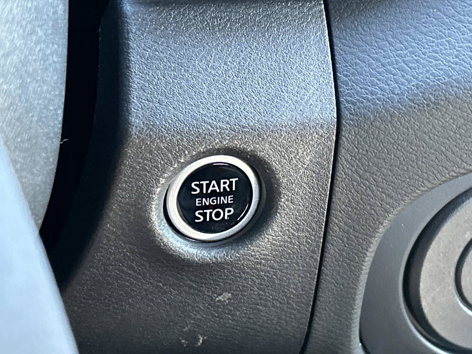 Used 2024 Nissan Frontier SV RWD image 25